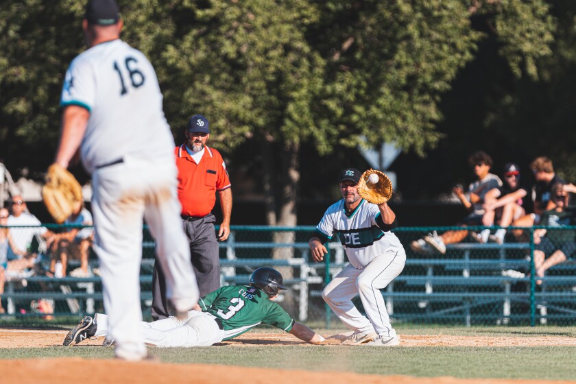 8-9-22StateAmateurBaseballSalemvsDimock-Emery-44.jpg