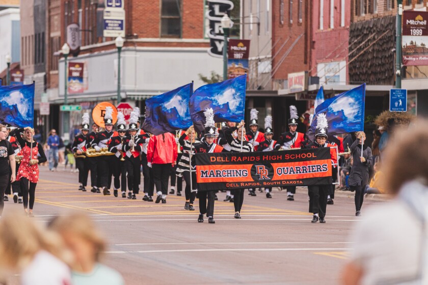 10-1-22DWUBlue&WhiteDaysParade-30.jpg