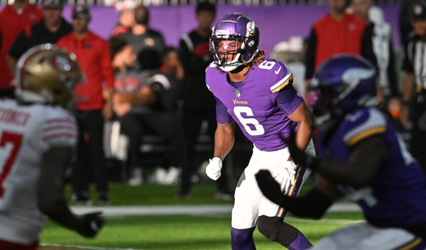 SPORTS-VIKINGS-ROOKIE-SAFETY-LEWIS-CINE-1-SP.jpg