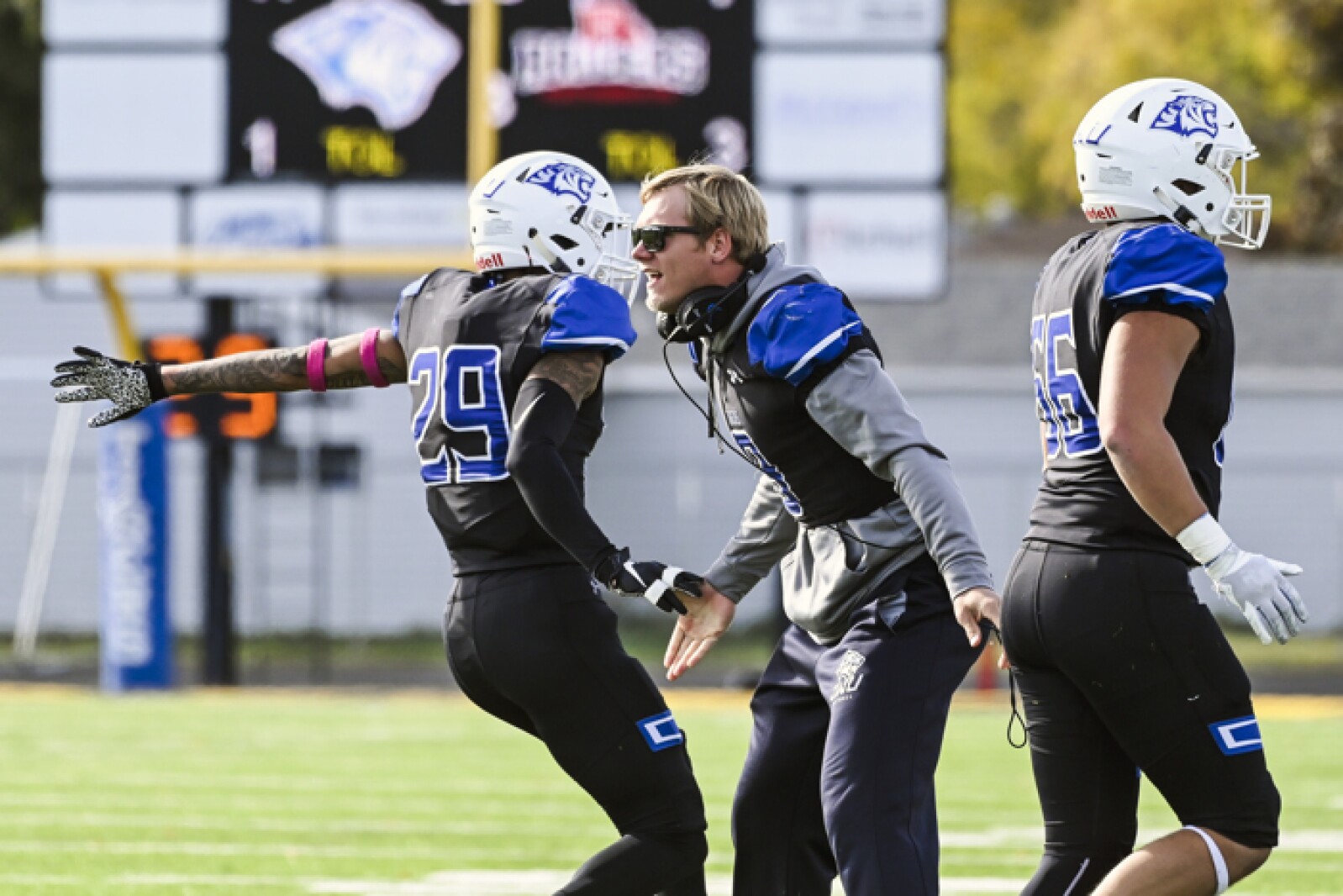 102321.DWUFootball45.jpg