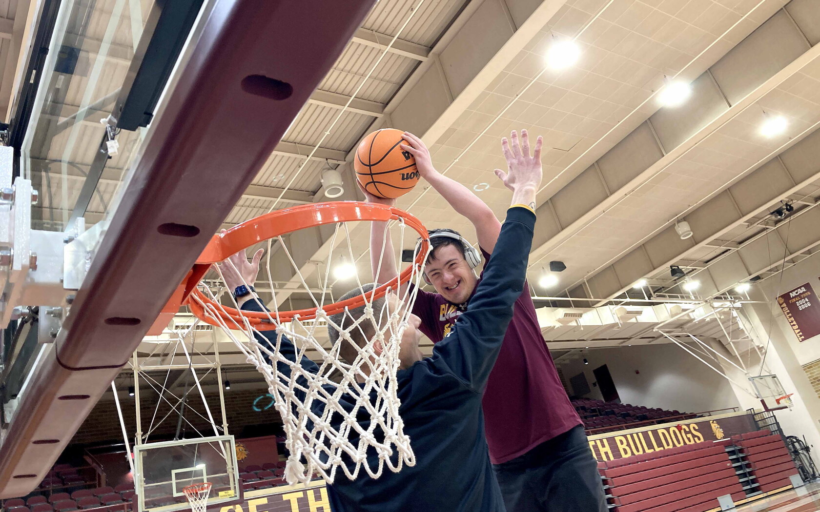 Jonah Renz Basketball Photos and video: Jonah Plys brings the energy for UMD men's basketball ...