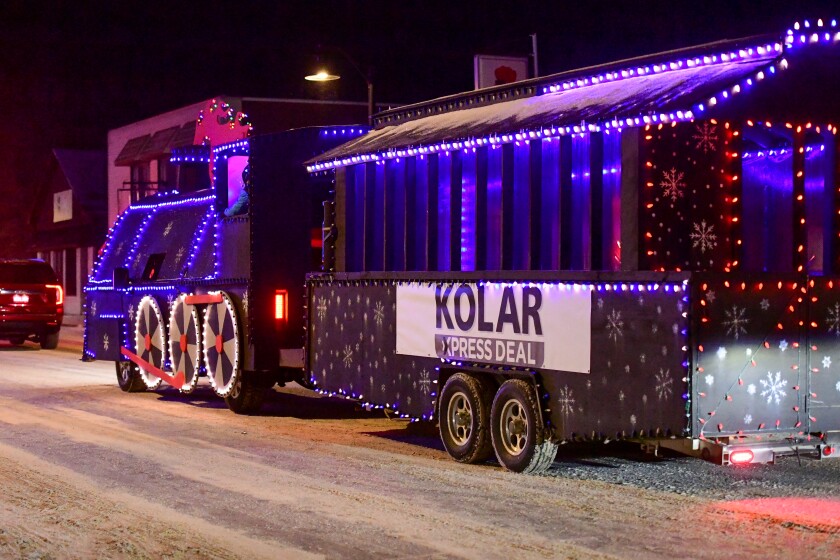 Photos: 2022 Santa's Home for the Holidays parade - Cloquet Pine Journal  News, weather, sports