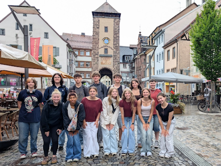 Cloquet-Studenten verbringen einen Monat auf Tournee in Deutschland Cloquet-Studenten verbringen einen Monat auf Tournee in Deutschland