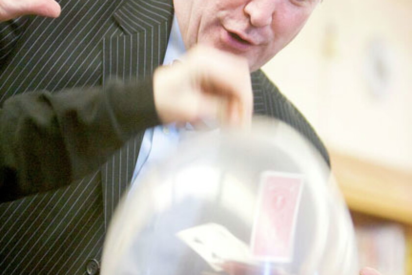 Mark Mitton Magician teaches Superior police the art of observation - Duluth News ...