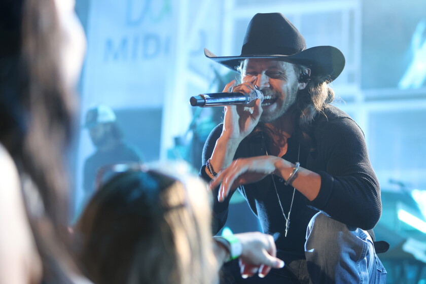 Warren Country Singer Warren Zeiders, the new face — and body — of country music rocks West ...