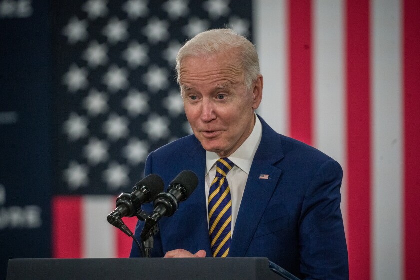 113021-BIDEN-VISIT-DAKOTA-COUNTY-02844.jpg