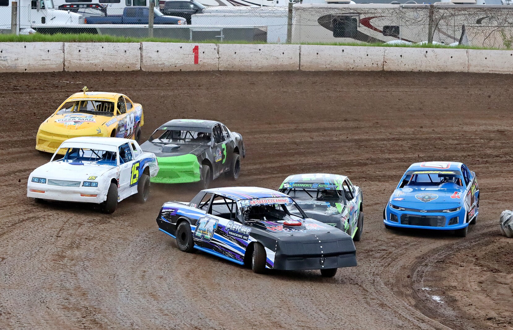 Cars race at North Central Speedway