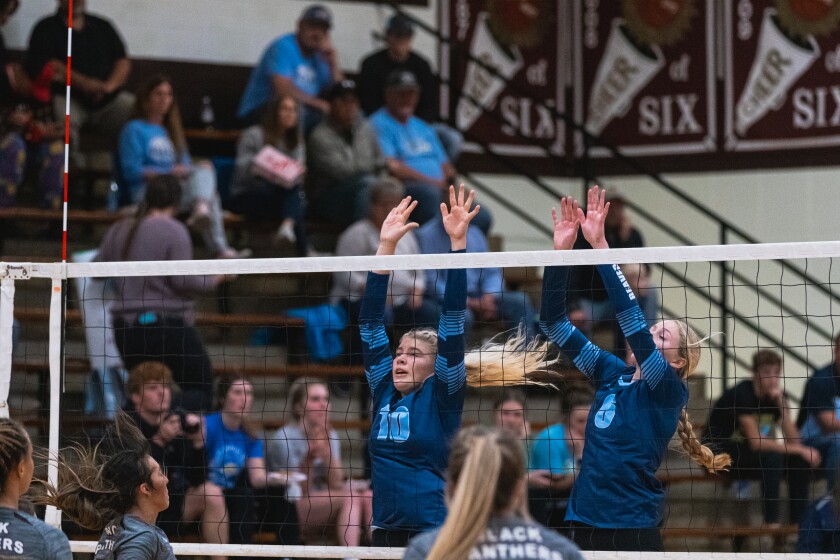 11-1-22PrepVolleyballHansonvsPlatte-Geddes-2.jpg