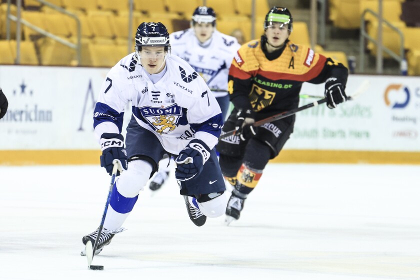 men play ice hockey