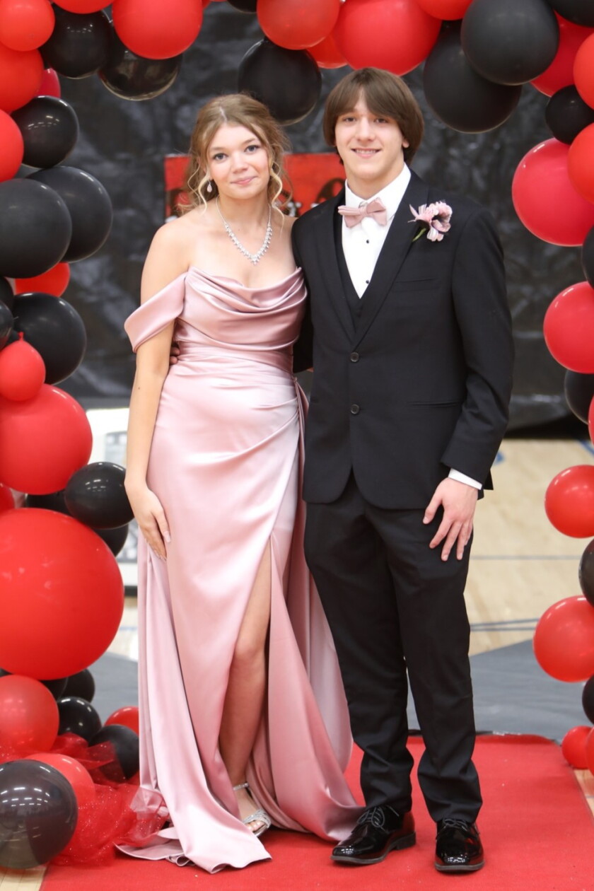 Prom Forum Brandon-Evansville High School Prom 2024 - PHOTOS - Alexandria Echo ...