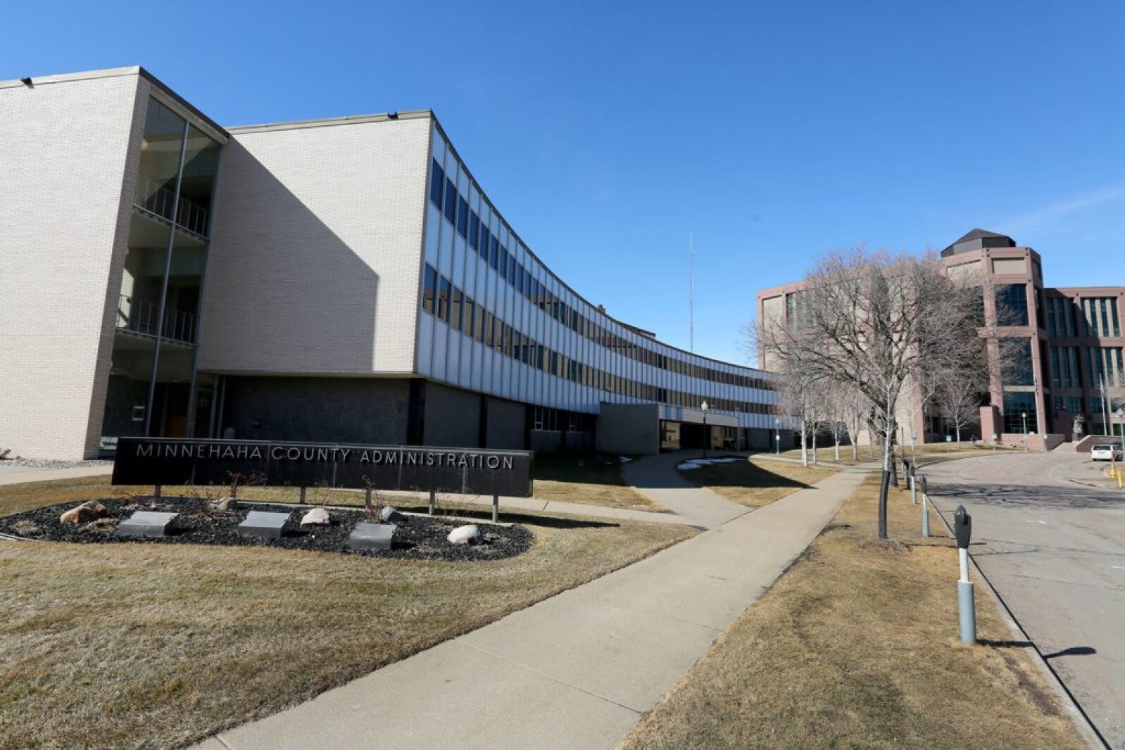 Election petition circulators allowed in two spots on Minnehaha County