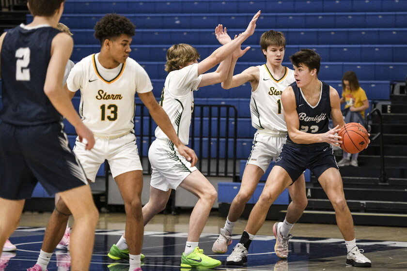 Cade Riewer Weekend boys basketball roundup: Keller Hanson's 31 points helps Storm ...