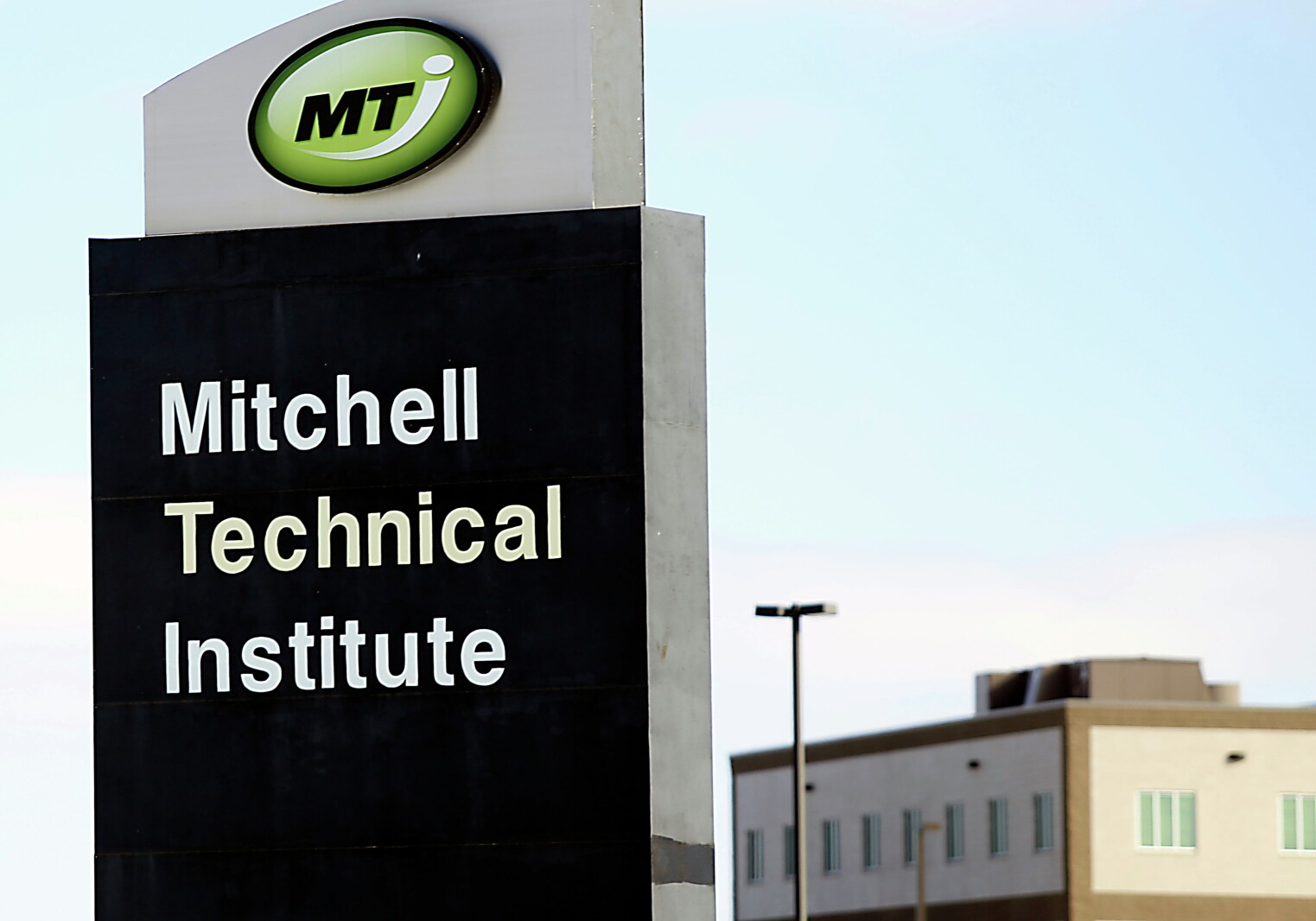 Mitechell Mitchell Tech adds new welding certificate option - Mitchell Republic ...