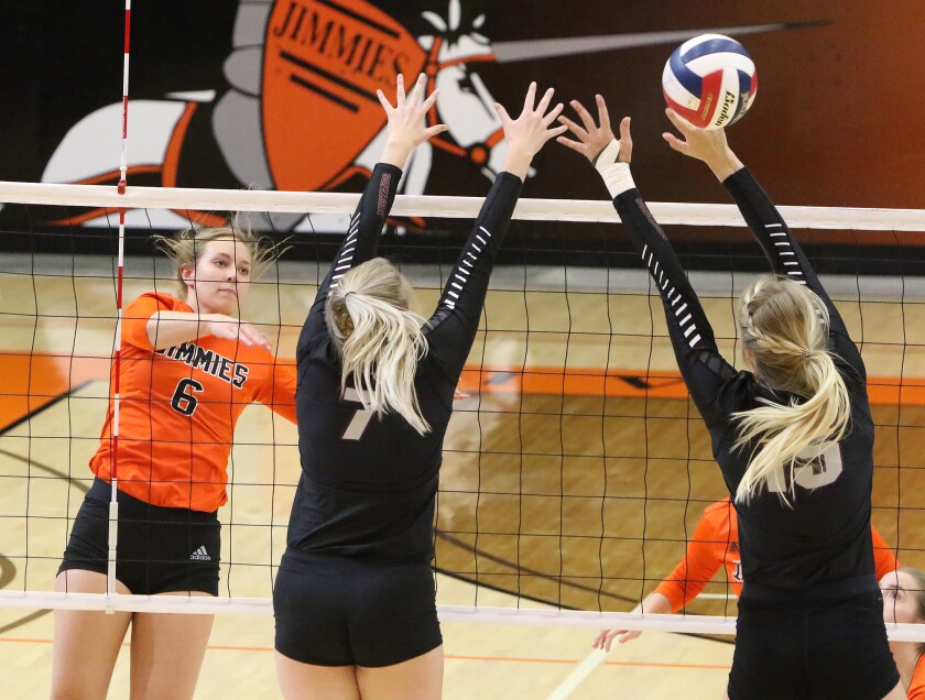 uj volleyball 6 drive.jpg