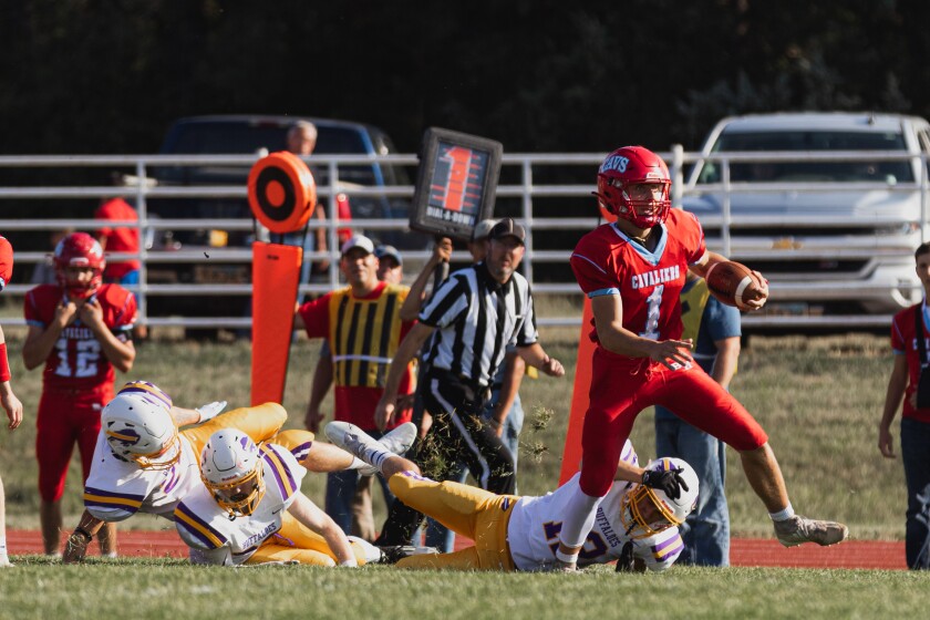 9-16-22PrepFootballStanleyCountyvsBonHomme-3.jpg