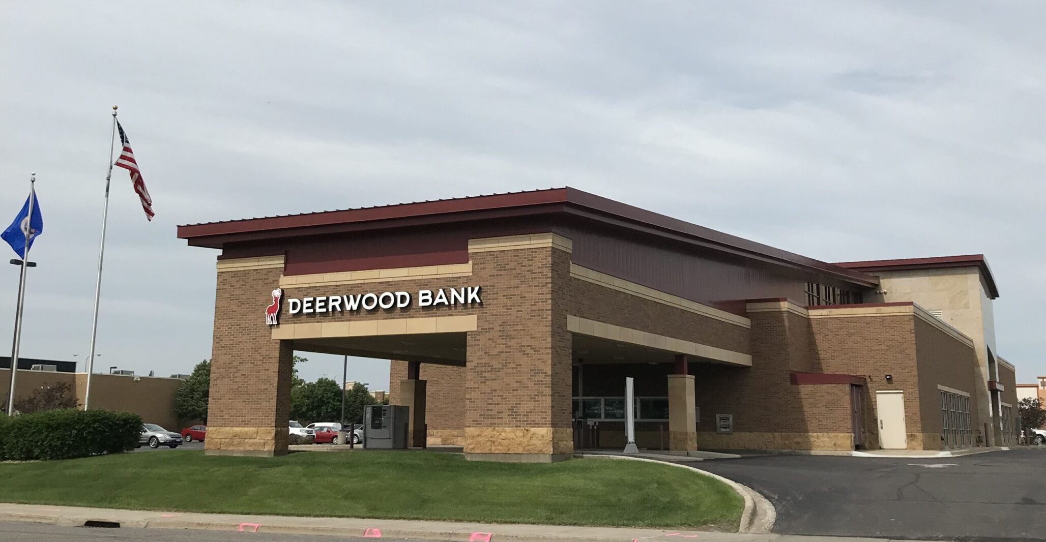 Biz Buzz: Deerwood Bank's 'nice and simple' model fuels rapid growth across Minnesota