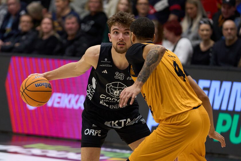 033125 UJ MBB Walters