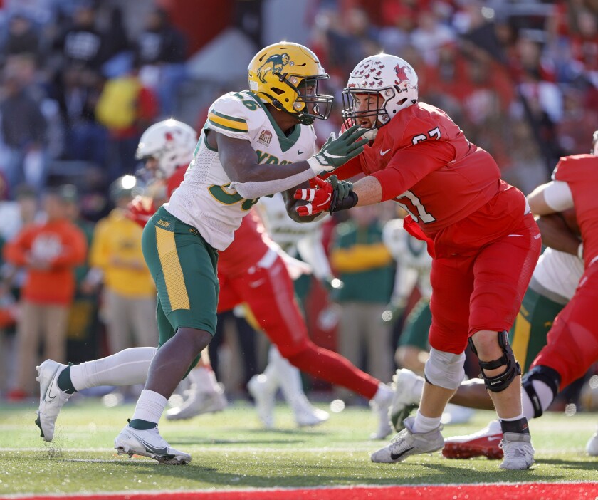 Bison 2022 depth chart position preview: Defensive End - InForum Bison 2022 depth chart position preview: Defensive End - InForum