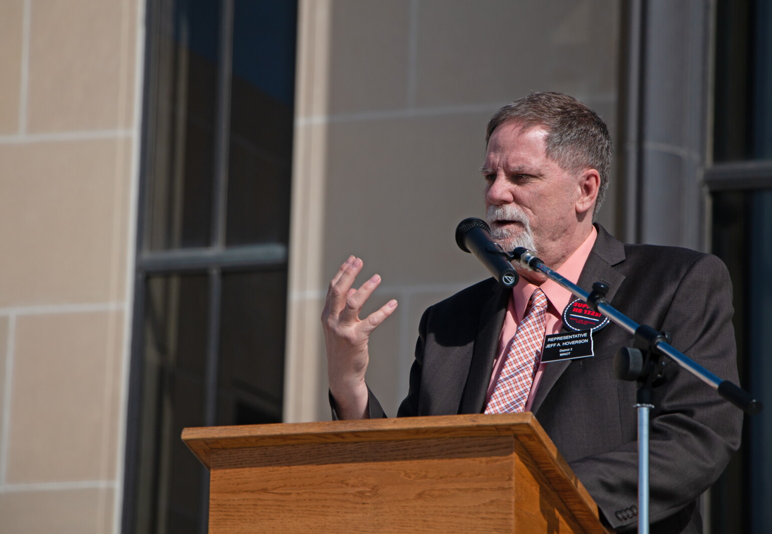 Jeff Howson Port: Rep. Jeff Hoverson and the horseshoe theory of politics