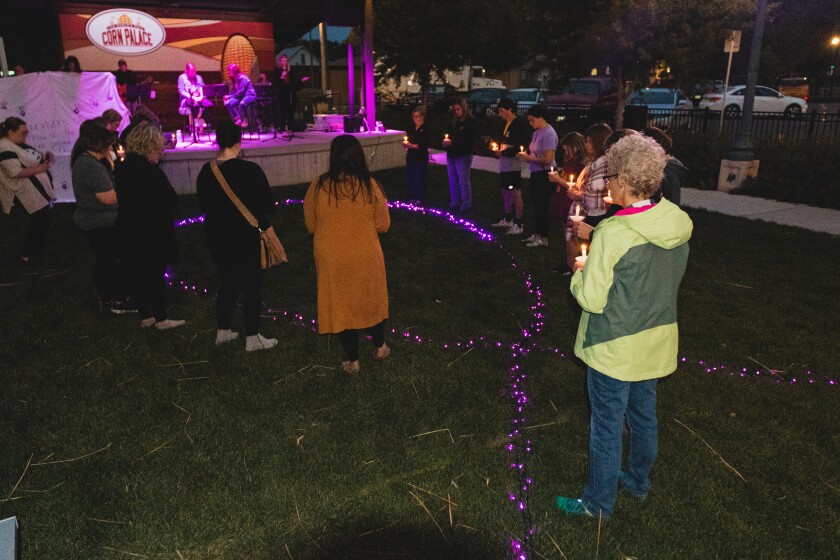 10-3-22CandleLightVigil-19.jpg