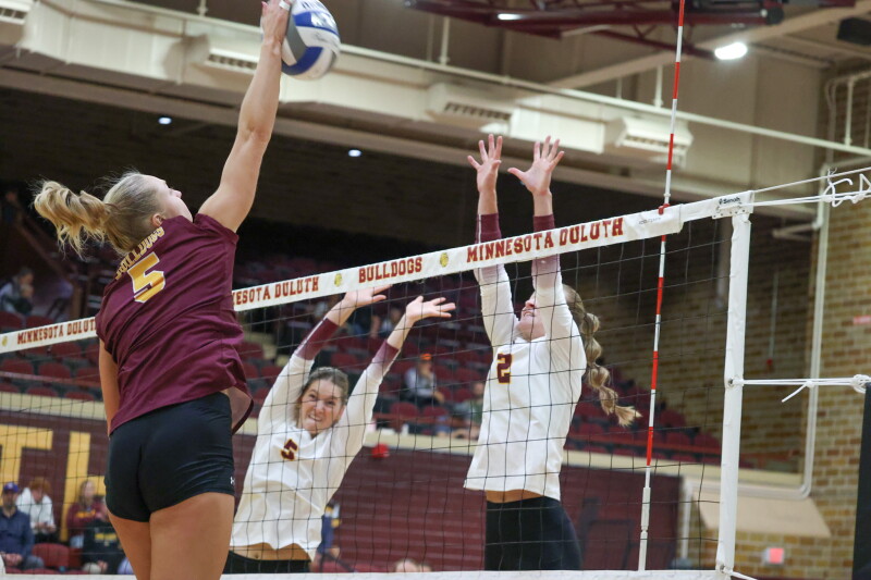 Paige Decker’s Stellar Season Fuels UMD Volleyball’s National Ranking