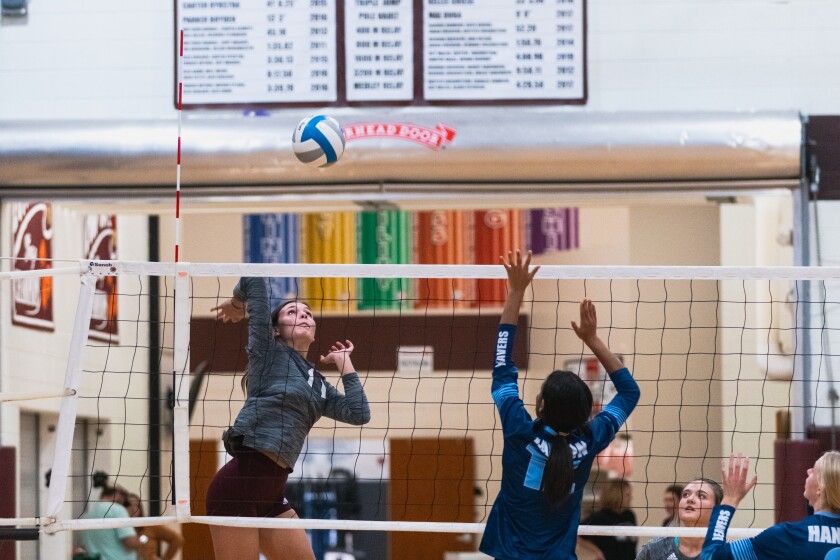 11-1-22PrepVolleyballHansonvsPlatte-Geddes-3.jpg