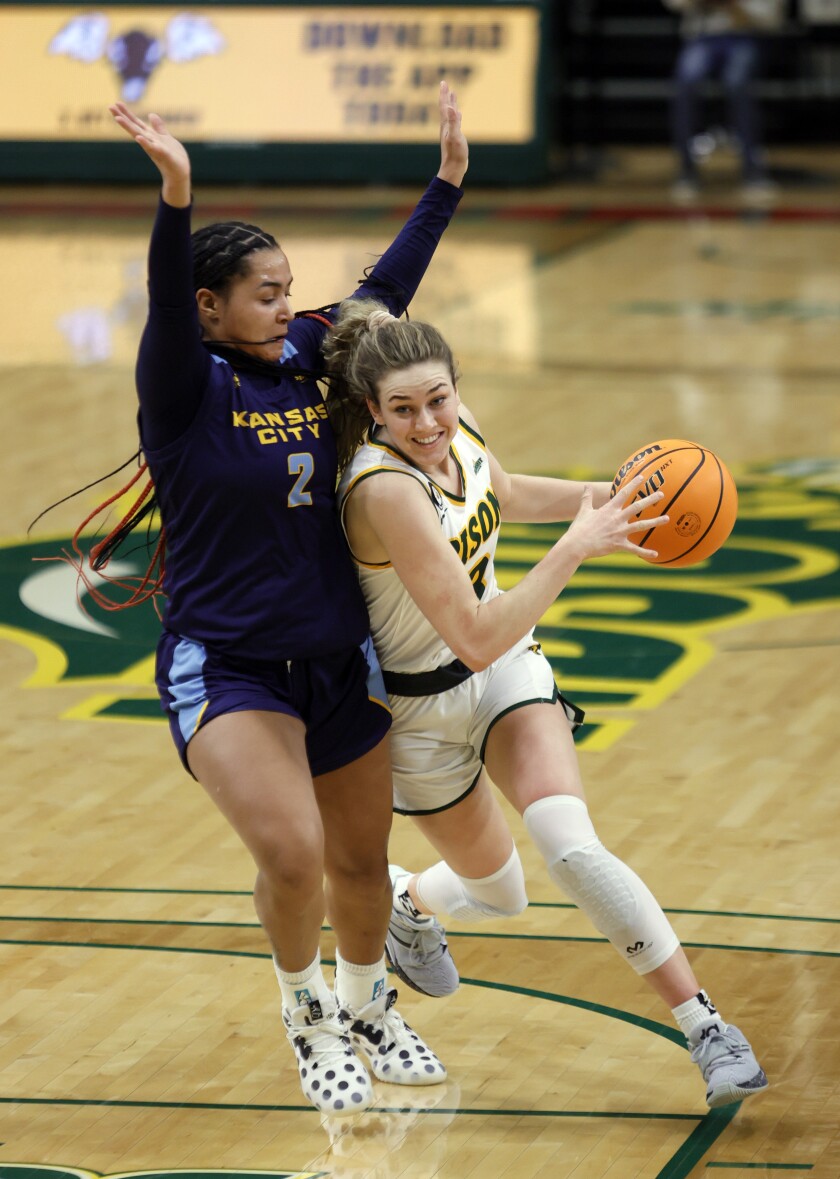 012122.S.FF.NDSUwomensbb