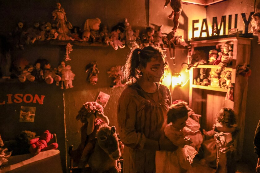 actors perform at haunted ship