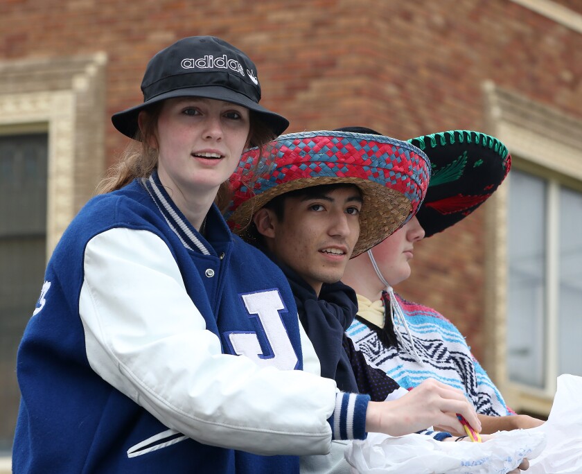 jhs homecoming parade german n spanish club 091622.jpg