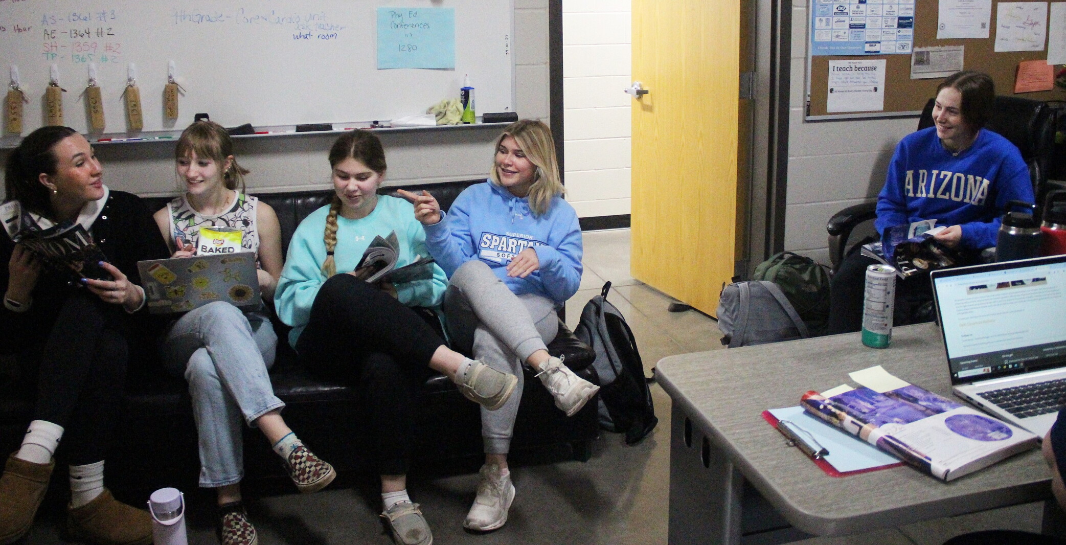 Superior High School prom committee presents preview