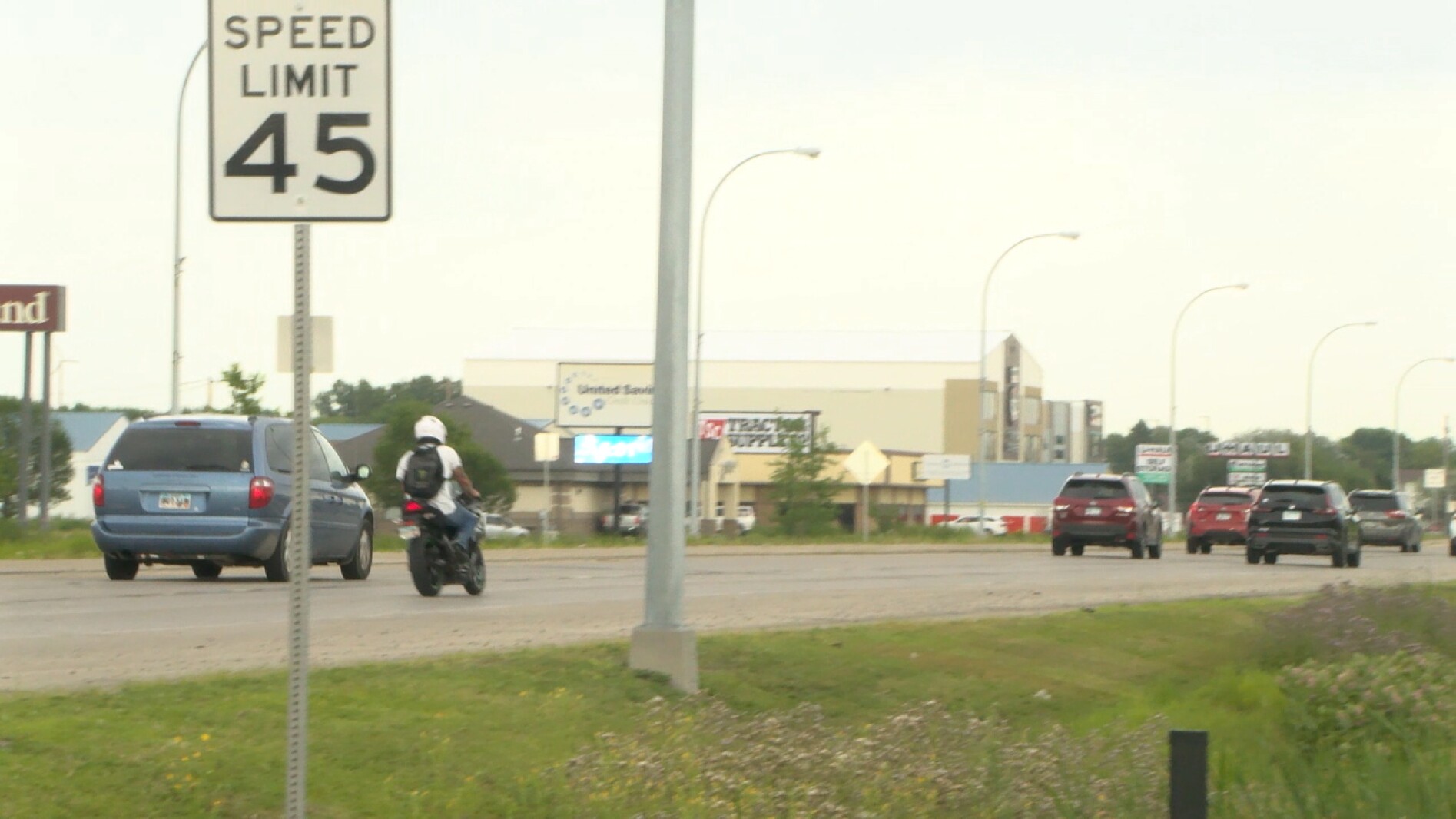 Expert explains lane splitting, lane filtering following new Minnesota ...