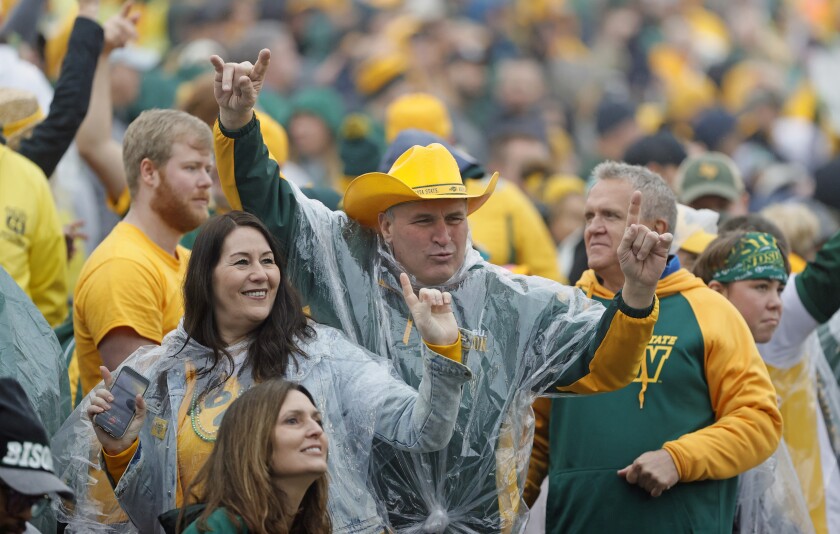 010922.S.FF.NDSUfootball