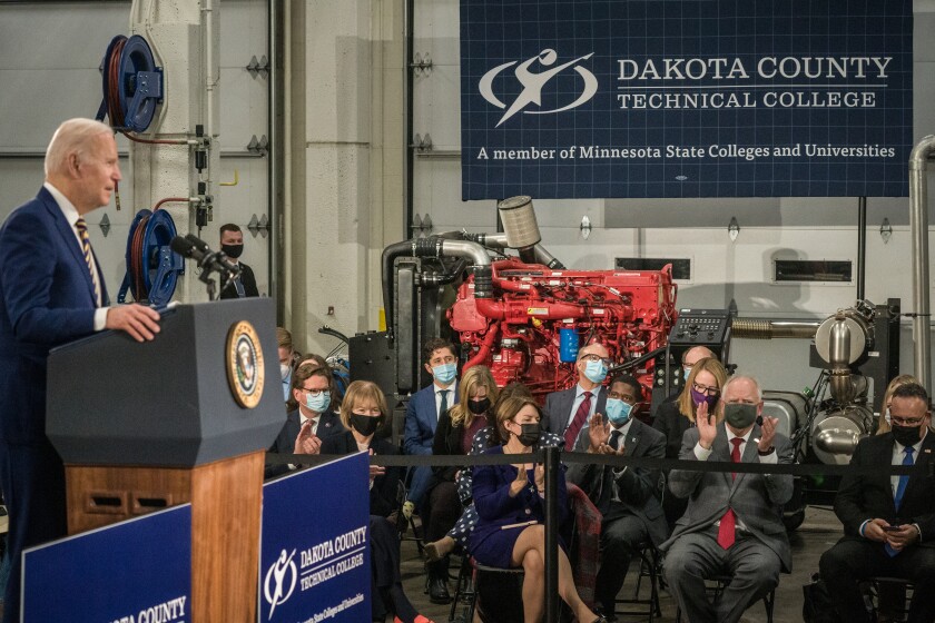 113021-BIDEN-VISIT-DAKOTA-COUNTY-02949.jpg