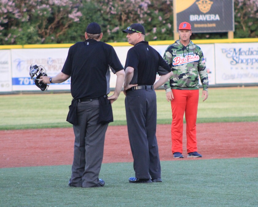 umpires.jpg