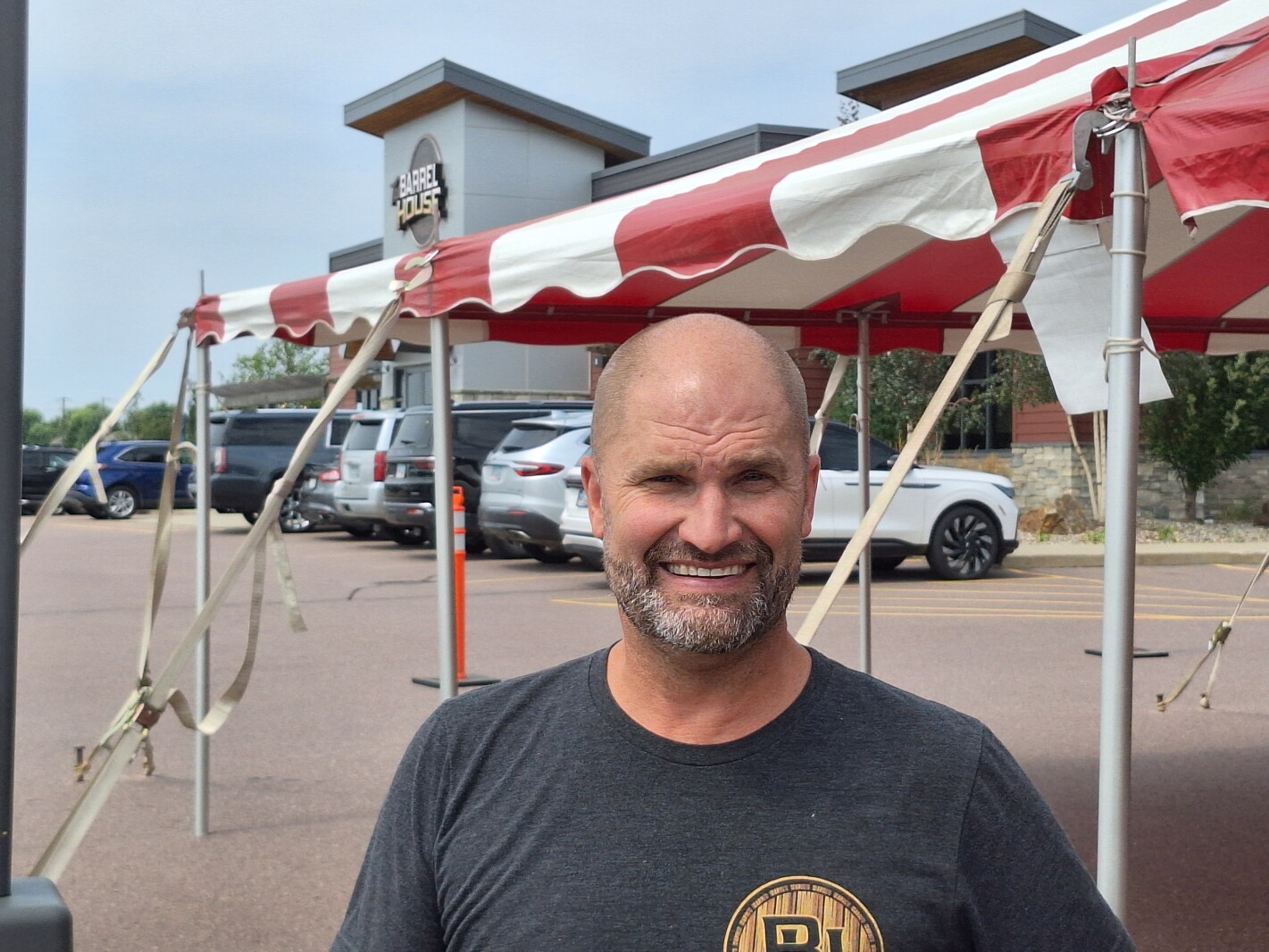 Two Sioux Falls restaurants raise another 110,000 to cover school