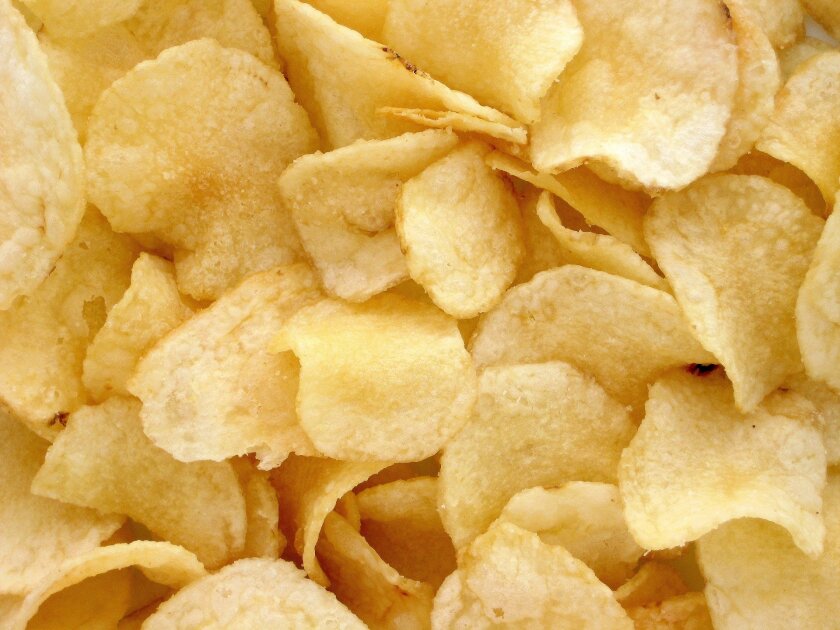 potato-chips-g4397bd8df_1920.jpg
