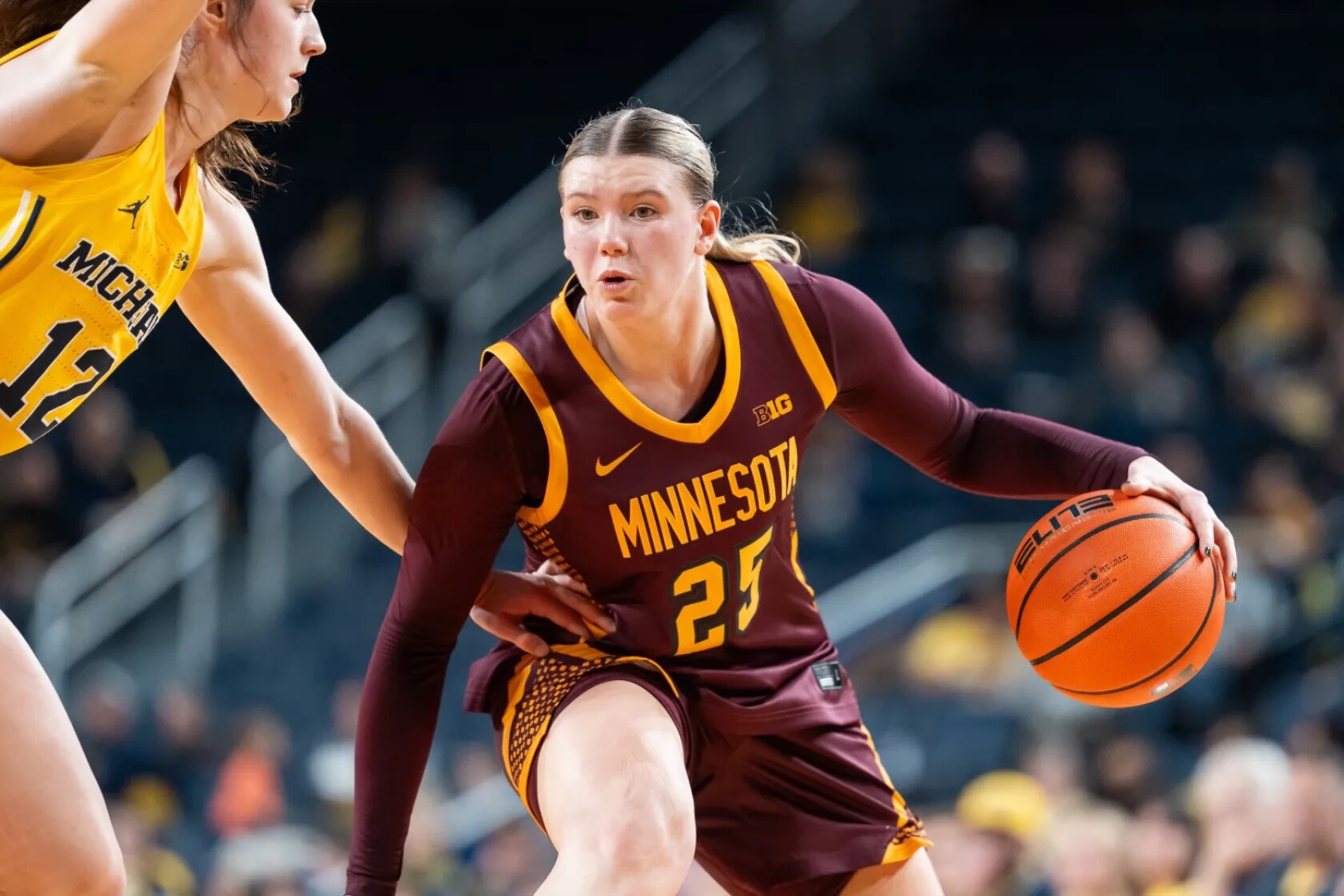 Grocholski scores game-high 22 but Gophers fall at Michigan - InForum ...