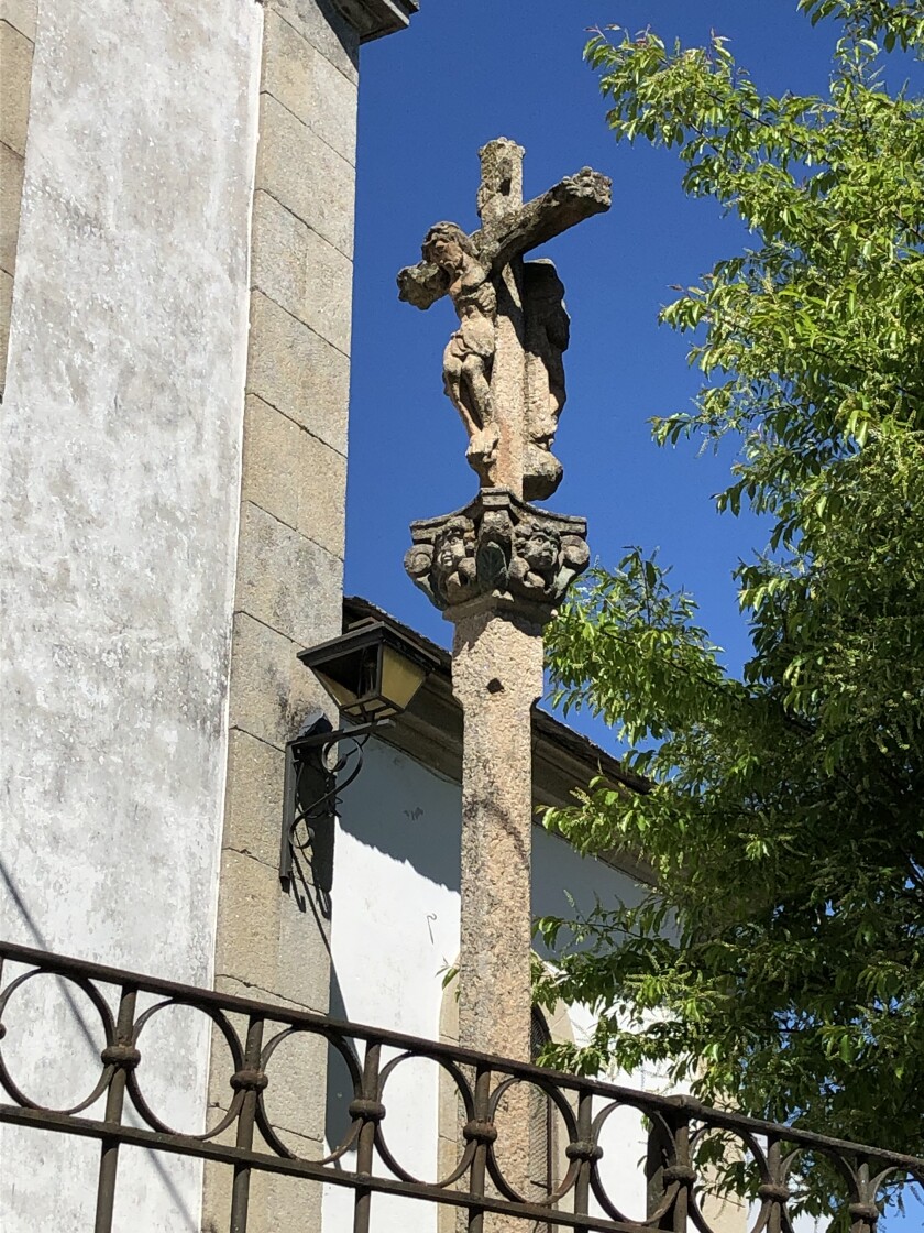 Camino_Celtic cross along the route (Jill Booth).jpg