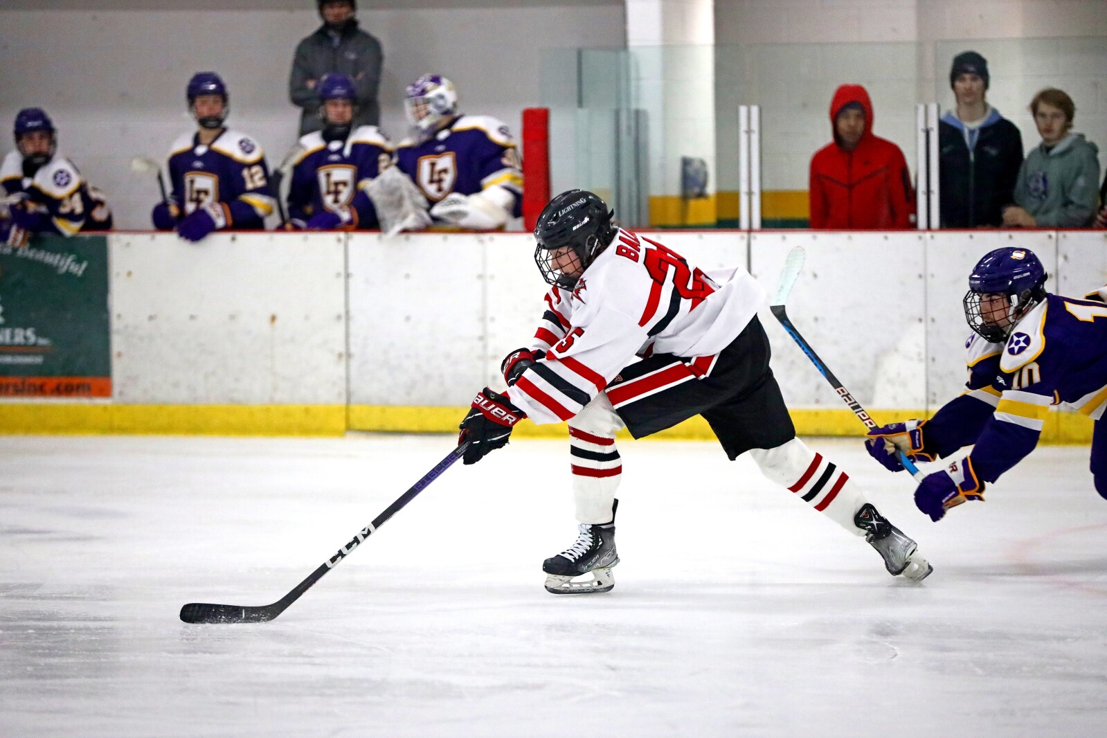 Little Falls vs Northern Lakes on Wednesday, Dec. 28, 2022, at Breezy Point Hockey Center.
