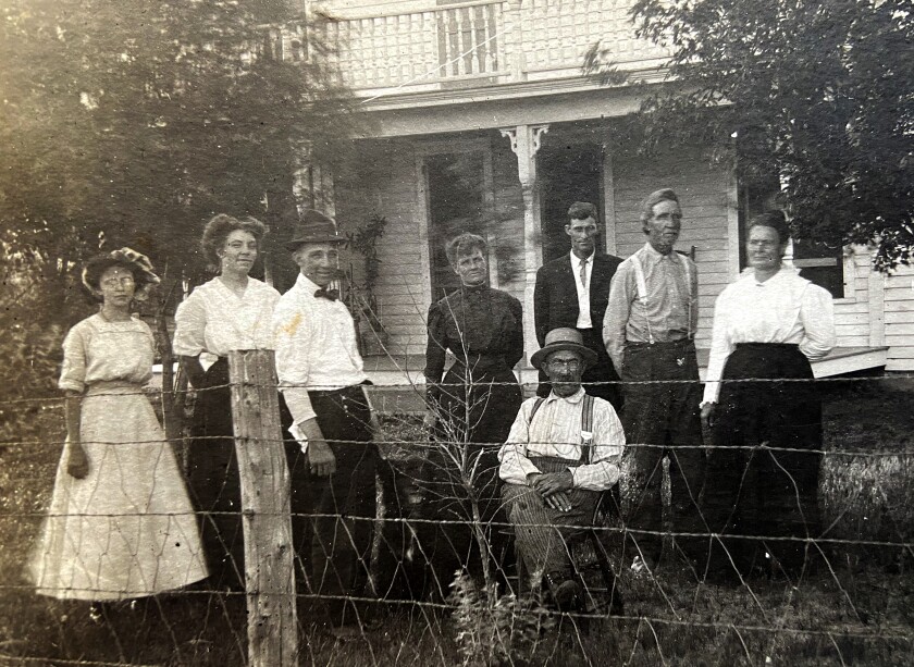 Knute and Lena Thomas (far right) are shown with Evelyn Hommerley, Laura (Thomas) Petersen, Oscar Thomas, Mary Oleyson, Mr. Munson and Lee Royer.