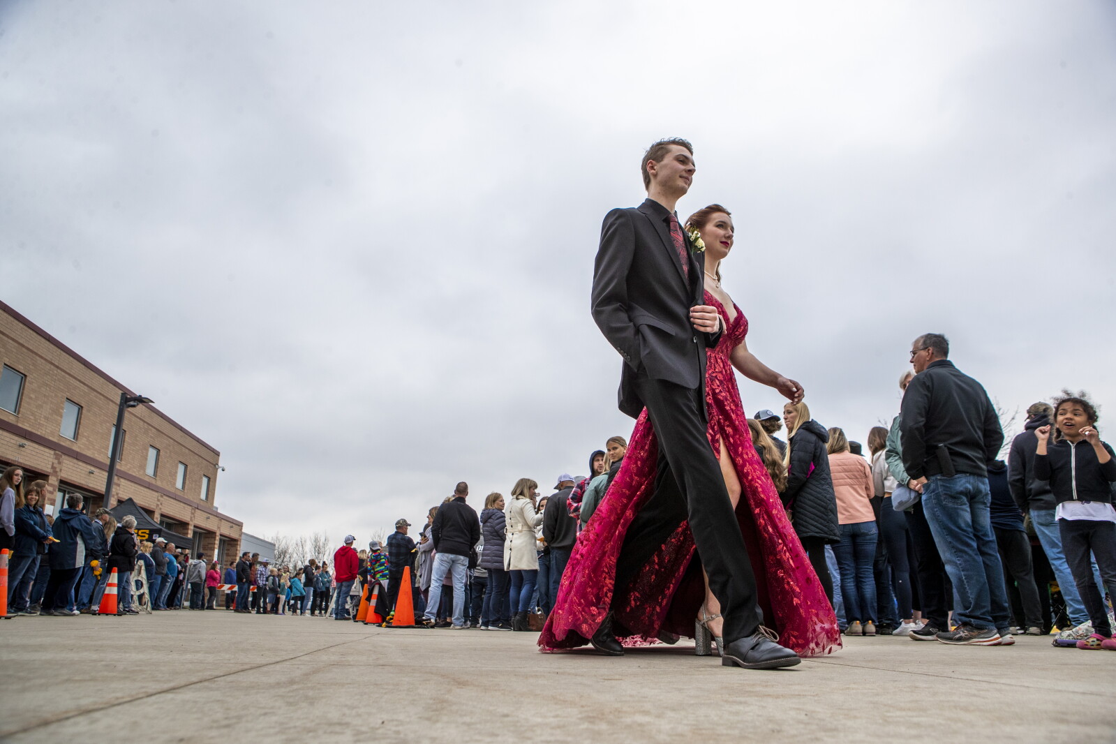 Norwin Prom PHOTOS: Hundreds turn out to watch NLS prom grand march - West Central ...