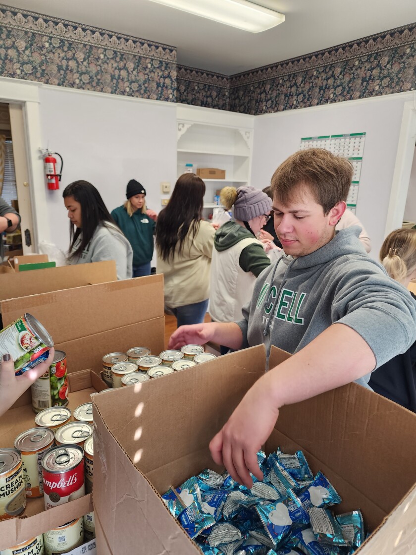 Mitchell Tech students deliver big for Mitchell Weekend Snack Pack ...
