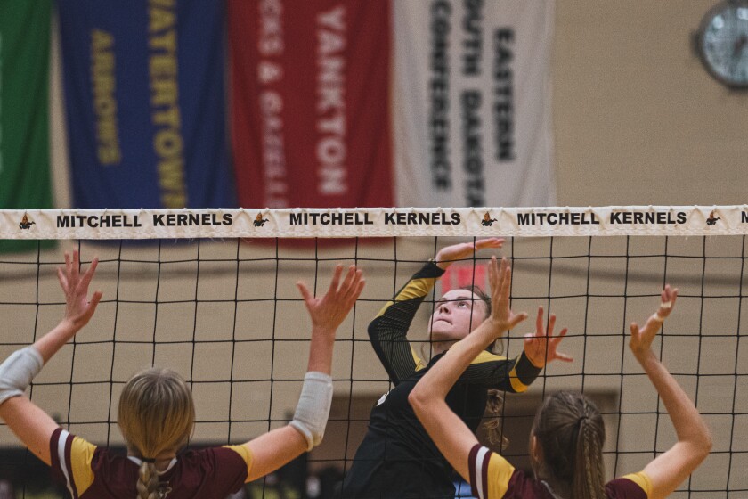 9-29-22VolleyballMitchellvsRoosevelt-26.jpg