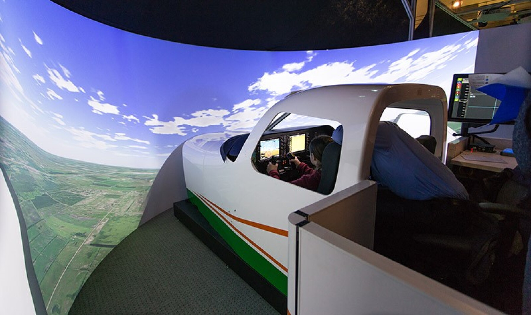 Und Flight Simulator UND Aerospace Community Day to offer prizes, experiments and flight ...