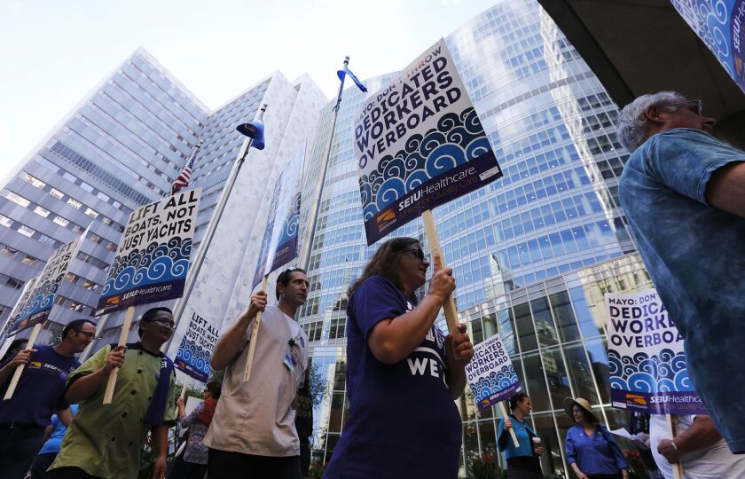 09-16 seiu picket 04.jpg