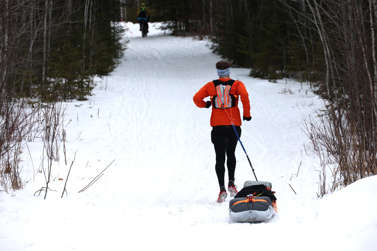 Ultramarathoner runs from checkpoint