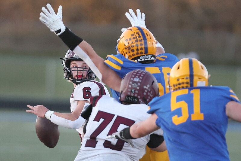 Axel Morsette Leads Two Harbors To 21-14 Win Over Esko