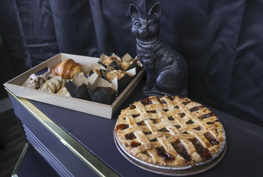 010324.B.FF.BLACKCATBAKERY.5