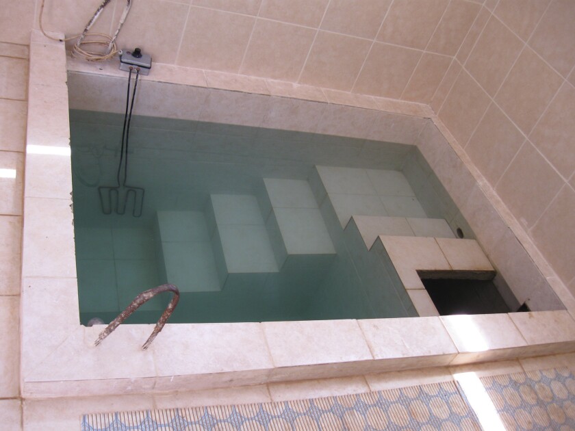 mikvah modern.jpg