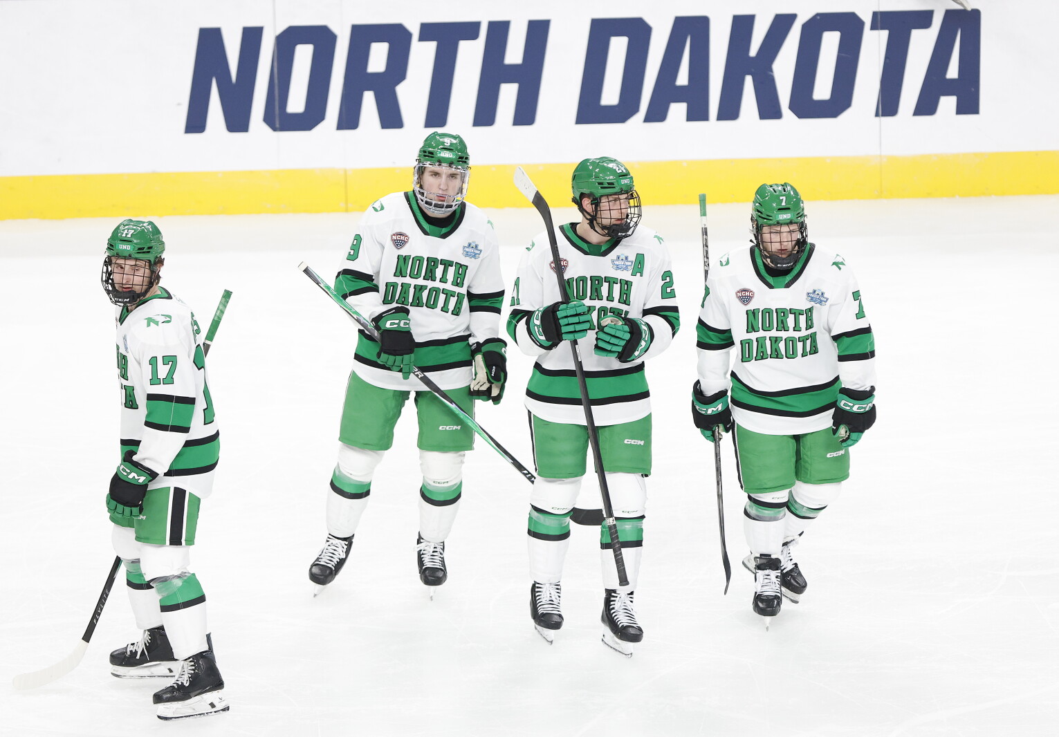 Coverage image for: Midco Sports bringing back same crew to call UND hockey games